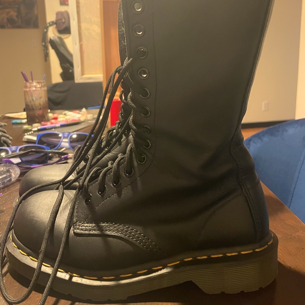 Dr. Martens 1940 14-eye high combat boots
